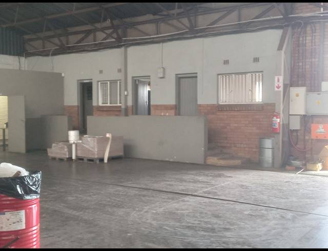 412M² BUILDING TO LET IN APEX